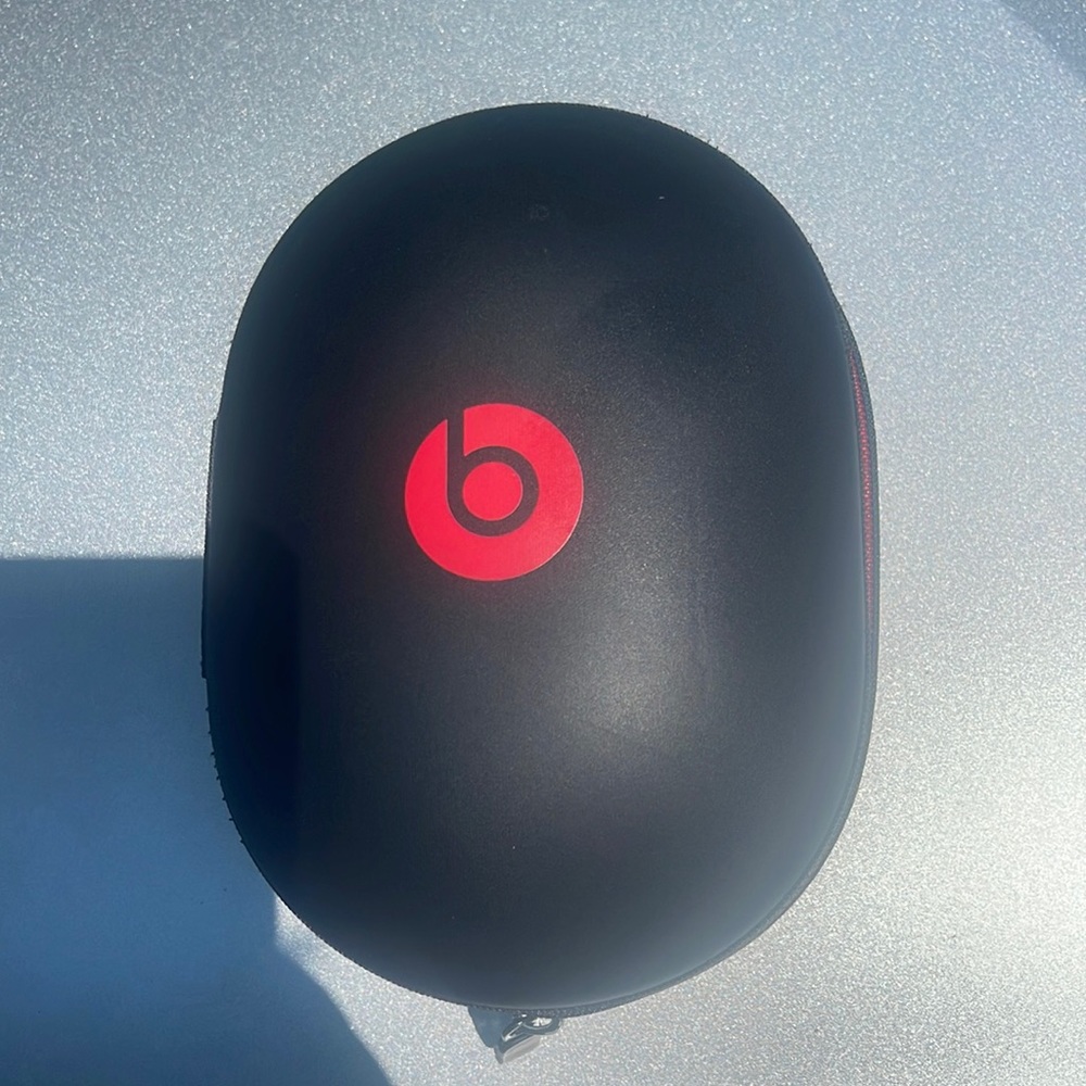 Beats headphone box